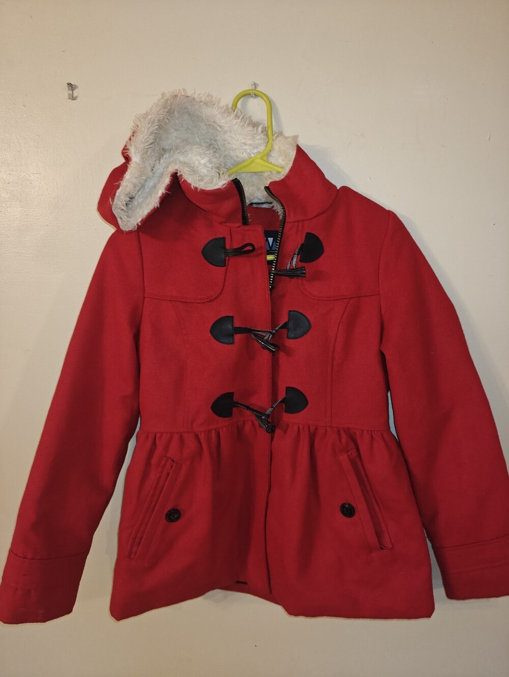 Girls red toggle coat warm fleece shaggy fur hood Sz 14 Weathertamer